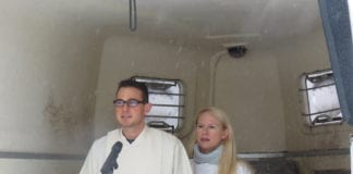 Die Leiter des Gottesdienstes: Fabienne Eichmann und Steffen Michel. Bild zVg.