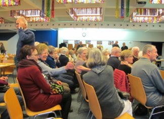 Die Stimmung war gut bei der Foto-Show der Wanderfreunde von Bueri aktiv 60 plus. Bild zVg.