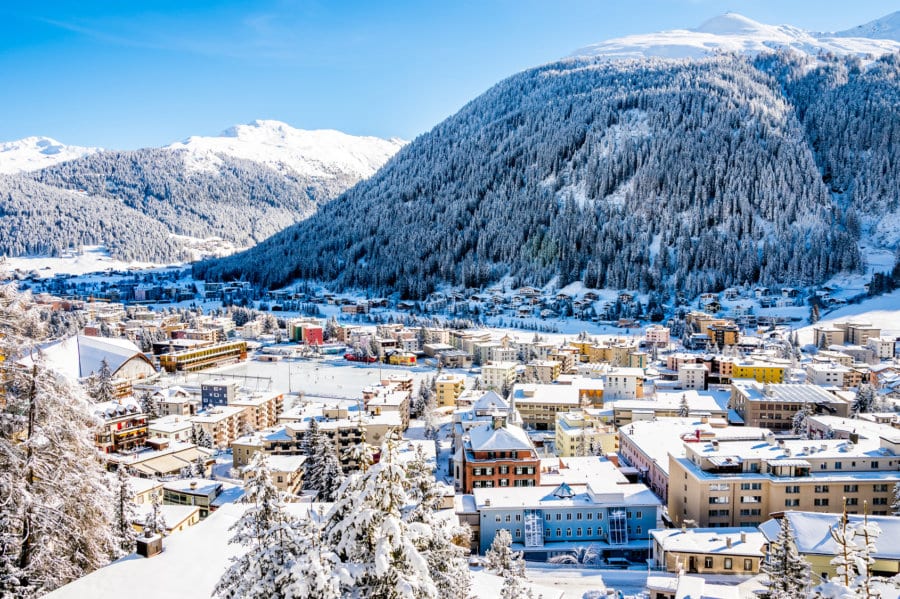 Schneesicherheit ist für den Wintertourismus in der Schweiz ein entscheidender Faktor. In vielen Regionen muss mit Kunstschnee nachgeholfen werden. Bild: Fotolia, © borisbelenky