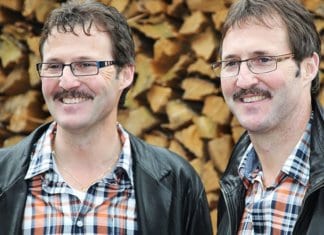 Geteilte Freude ist doppelte Freude Wie ein Ei dem Anderen: Die Zwillinge Beat & Gery Durrer aus Neuenkirch. Bild zVg.