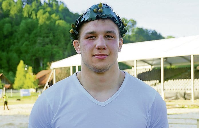 23-21-Schwinklub-OH-Roman-Zurfluh