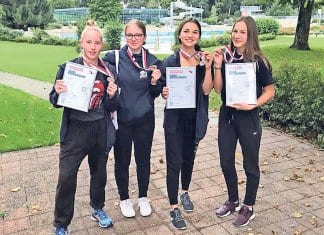 Buerer Rettungsschwimmerinnen holen Silber