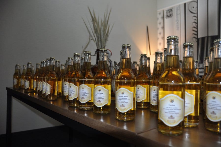 Für die Eröffnung des Bürgenstock Resort liess sich die Brauerei Eichhof etwas ganz Besonderes einfallen. Sie überreichte allen Mitarbeitenden eine mit ihrem Namen gestaltete Flasche Eichhof Spiess.