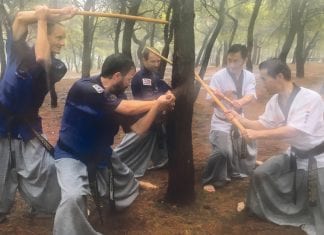 Innerschweizer Schwertkämpfer in Griechenland