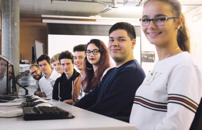 Komax_Berufsbildung_Bild1