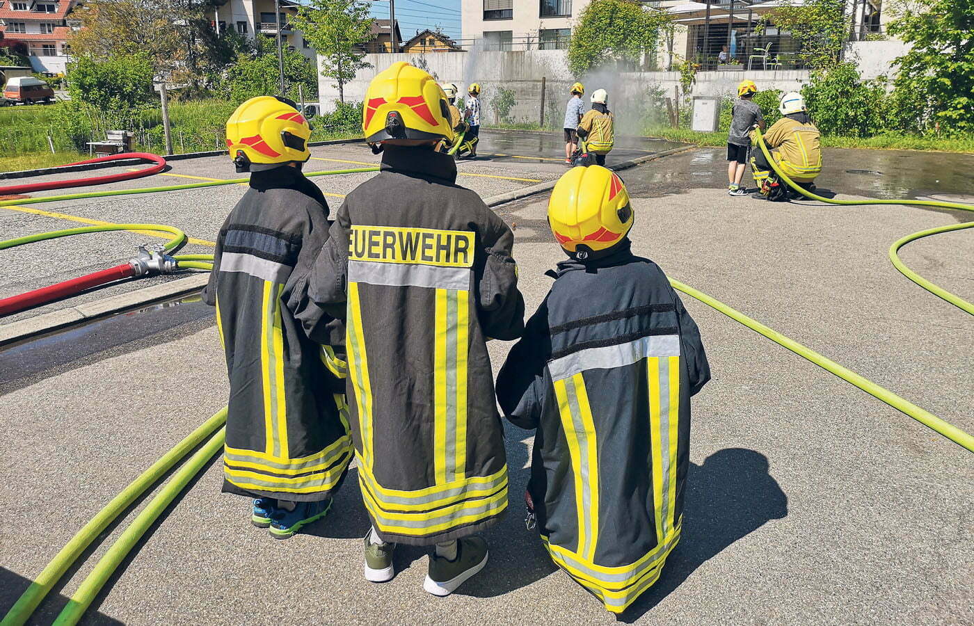 Besuch bei der Feuerwehr und Polizei