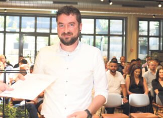 38 Berufsleute diplomiert