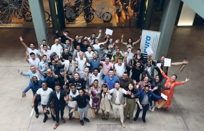 27-09-01-Gebaeudereiniger